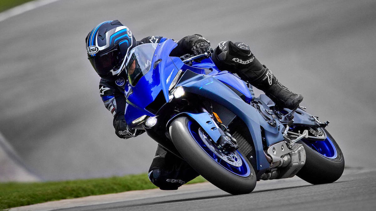 2022 Yamaha R1.jpg
